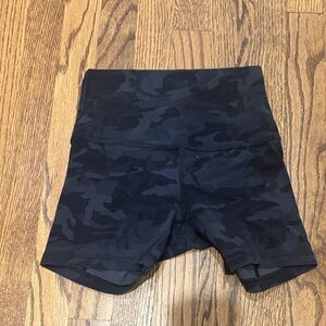 Black lululemon align 4” Camouflage Women's Shorts
